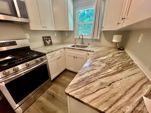 34 Kate Lane, Metuchen, NJ 08840
