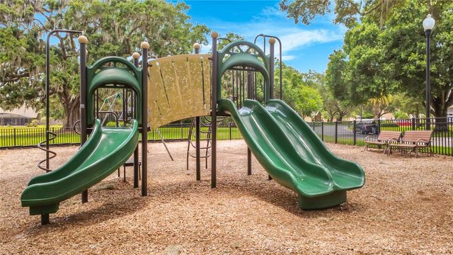 19512 SPRING OAK DRIVE, Eustis, FL 32736