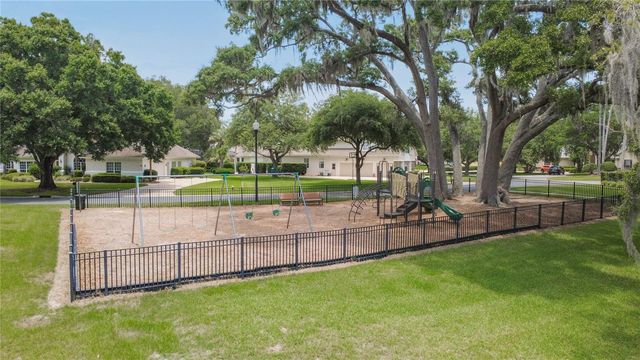 19512 SPRING OAK DRIVE, Eustis, FL 32736