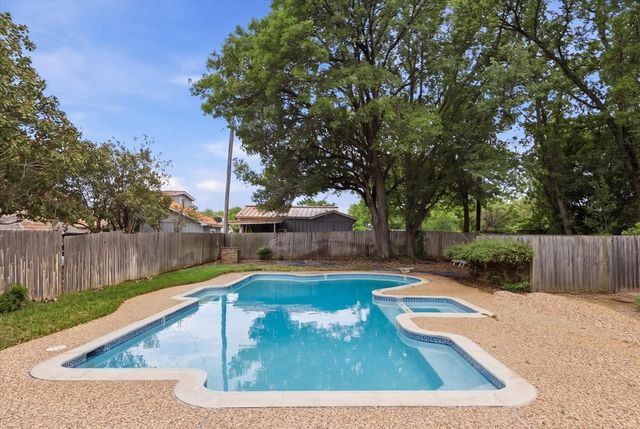 308 N Broadway Road, Azle, TX 76020