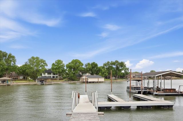 308 N Broadway Road, Azle, TX 76020