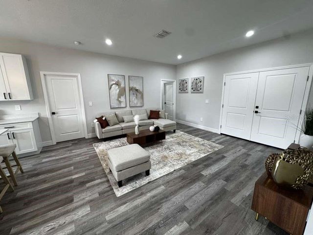 300 CASPIAN TERN AVENUE, Sebring, FL 33870
