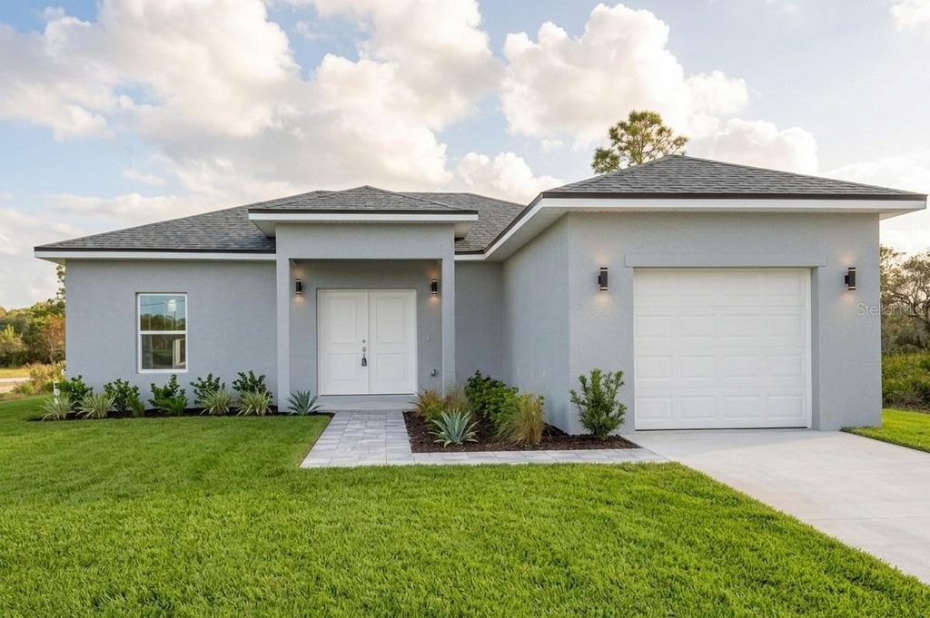 300 CASPIAN TERN AVENUE, Sebring, FL 33870
