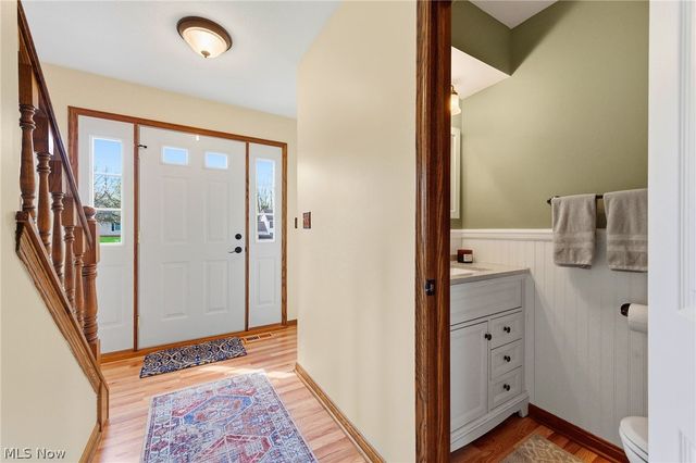 1271 Atterbury Drive, Macedonia, OH 44056