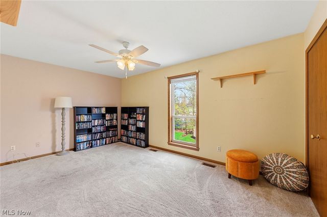 1271 Atterbury Drive, Macedonia, OH 44056