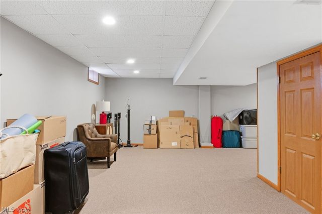 1271 Atterbury Drive, Macedonia, OH 44056
