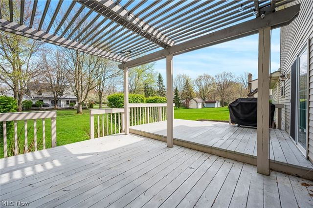 1271 Atterbury Drive, Macedonia, OH 44056