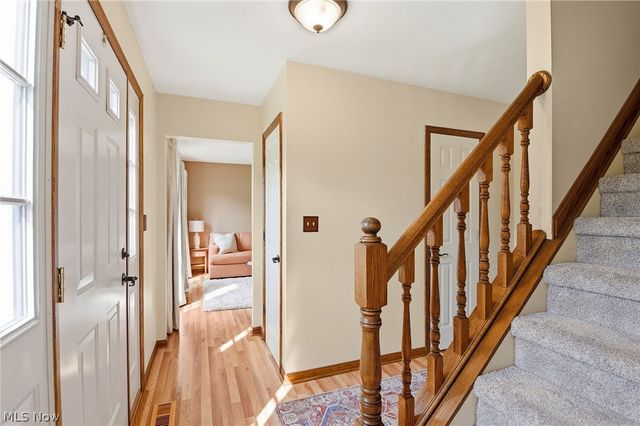 1271 Atterbury Drive, Macedonia, OH 44056