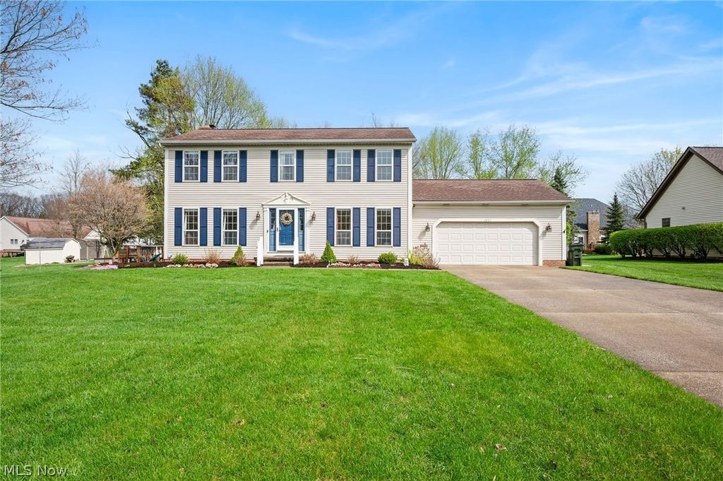1271 Atterbury Drive, Macedonia, OH 44056