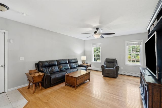6 Harness Path, Plainville, MA 02762