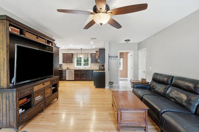6 Harness Path, Plainville, MA 02762