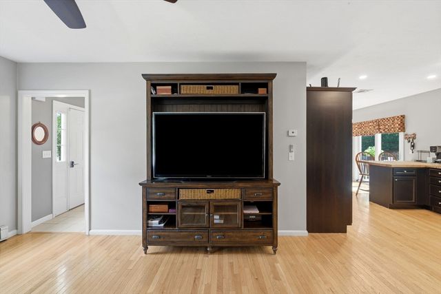 6 Harness Path, Plainville, MA 02762