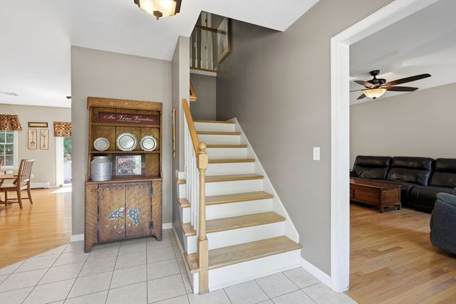 6 Harness Path, Plainville, MA 02762