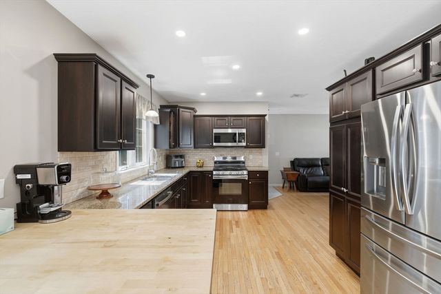 6 Harness Path, Plainville, MA 02762