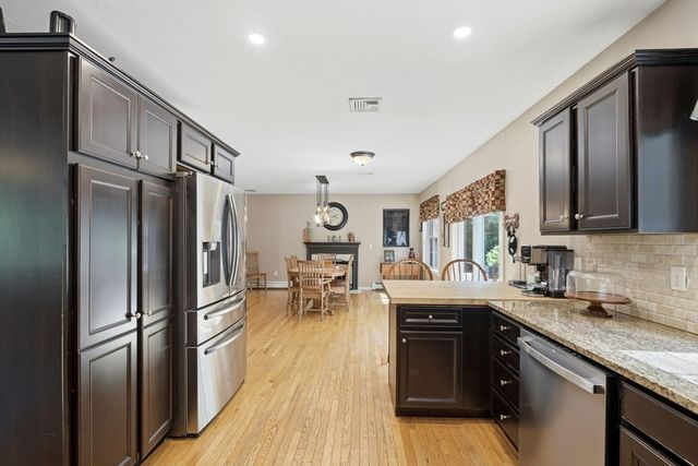 6 Harness Path, Plainville, MA 02762