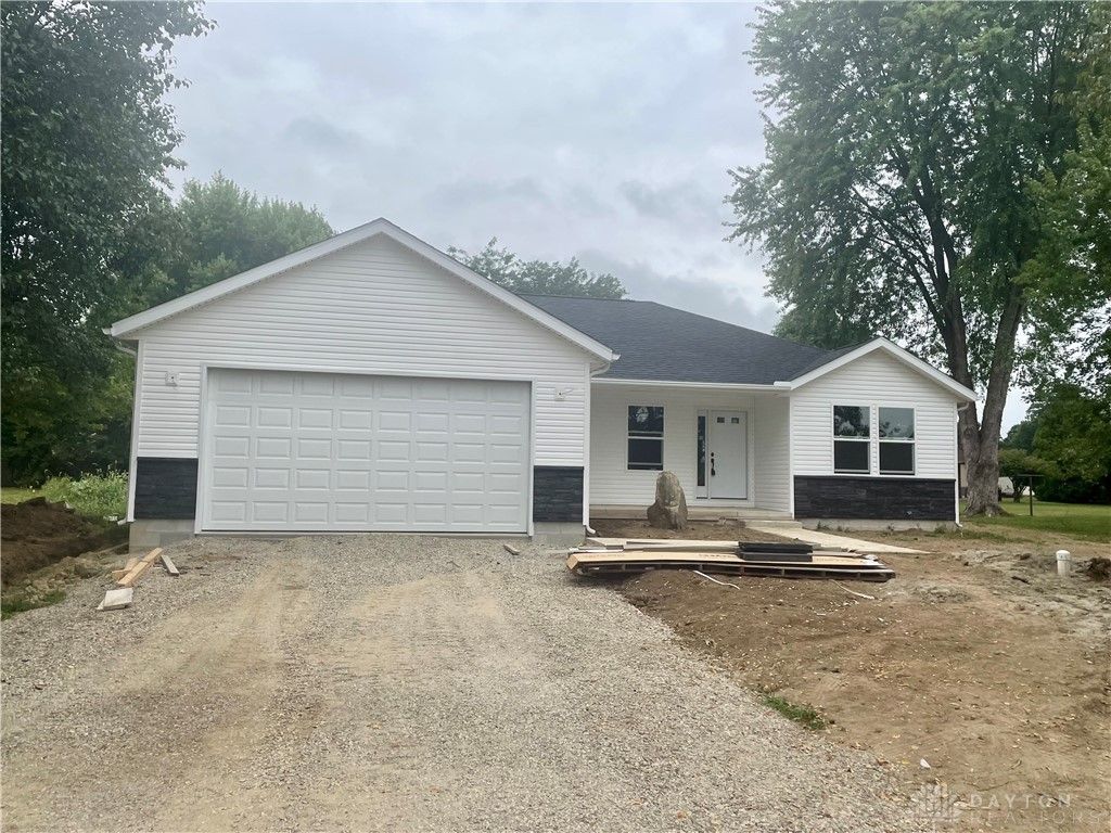 1389 Leon Drive, West Alexandria, OH 45381