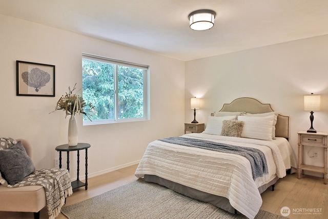 4323 Shadowood Drive, Clinton, WA 98236