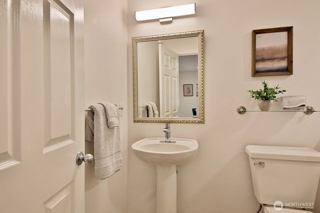 4323 Shadowood Drive, Clinton, WA 98236