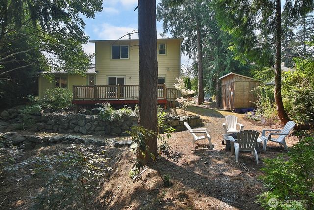 4323 Shadowood Drive, Clinton, WA 98236