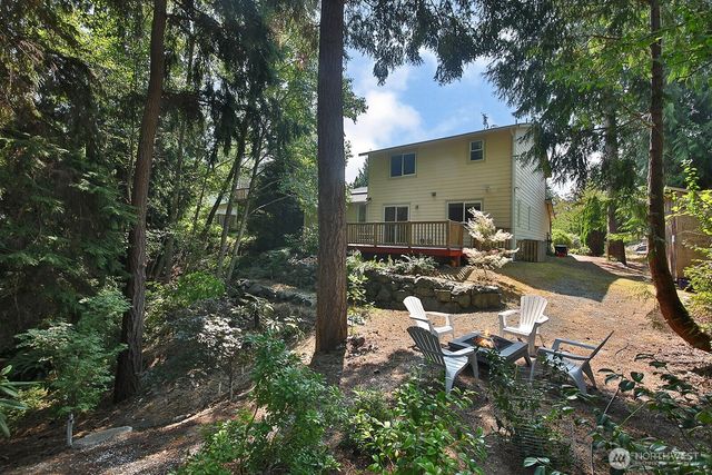 4323 Shadowood Drive, Clinton, WA 98236