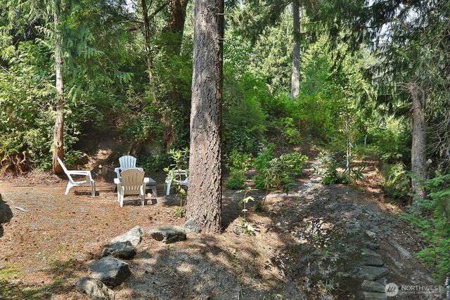 4323 Shadowood Drive, Clinton, WA 98236