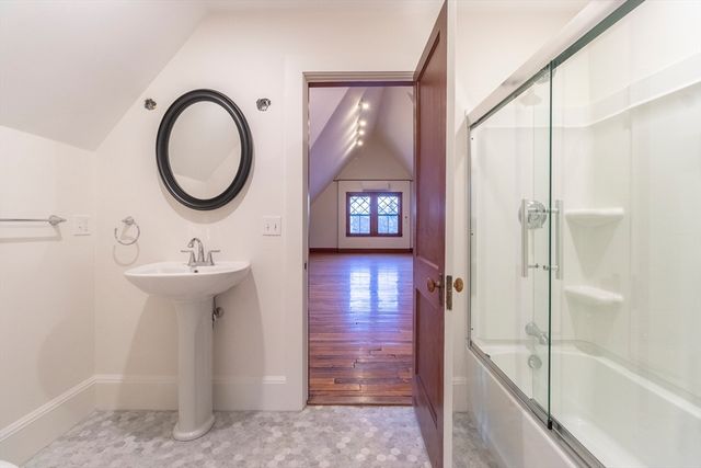 2 Westwood Rd 2, Somerville, MA 02143