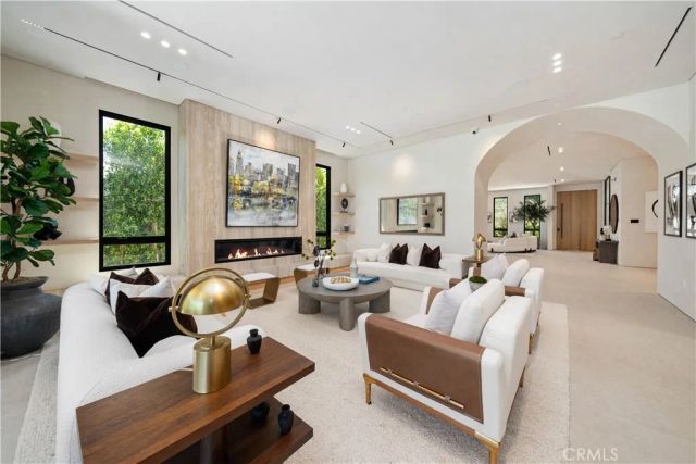 5012 Odessa Avenue, Encino, CA 91436