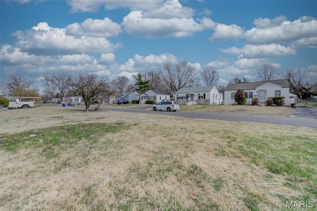 11001 Saint Raphael Lane, St Ann, MO 63074