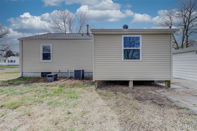 11001 Saint Raphael Lane, St Ann, MO 63074