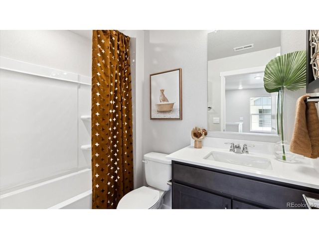 22372 E 7th Pl, Aurora, CO 80018