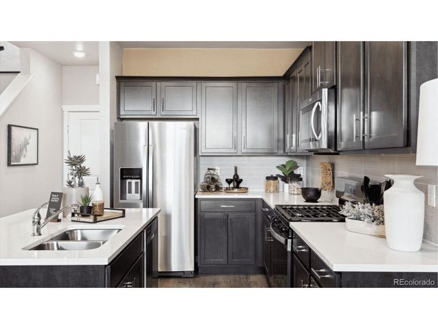 22372 E 7th Pl, Aurora, CO 80018