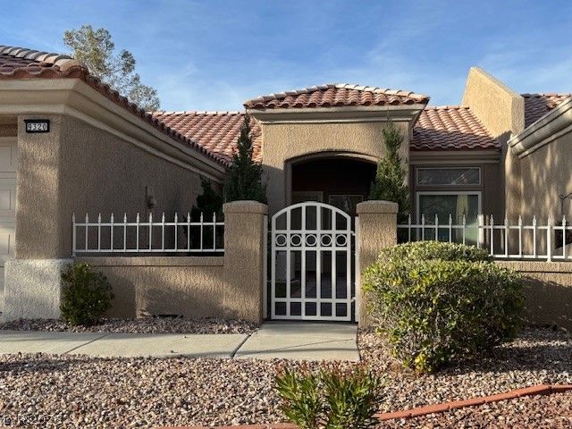 9320 January Drive, Las Vegas, NV 89134