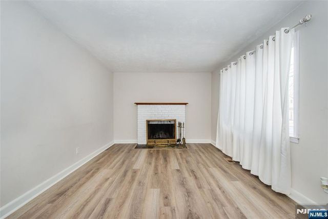 35 Taggart Way, Saddle Brook, NJ 07663