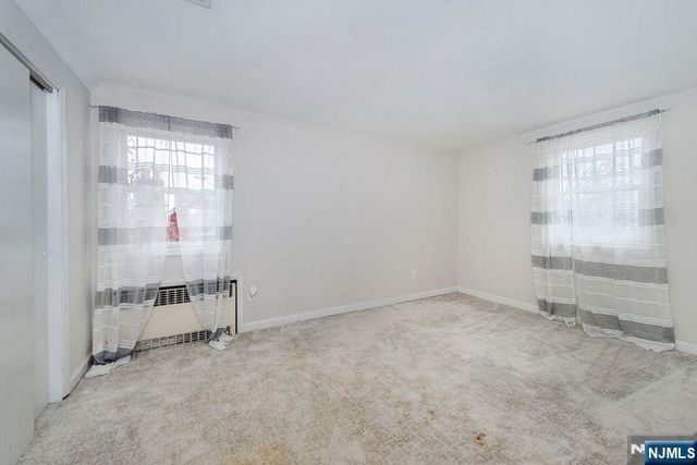 35 Taggart Way, Saddle Brook, NJ 07663