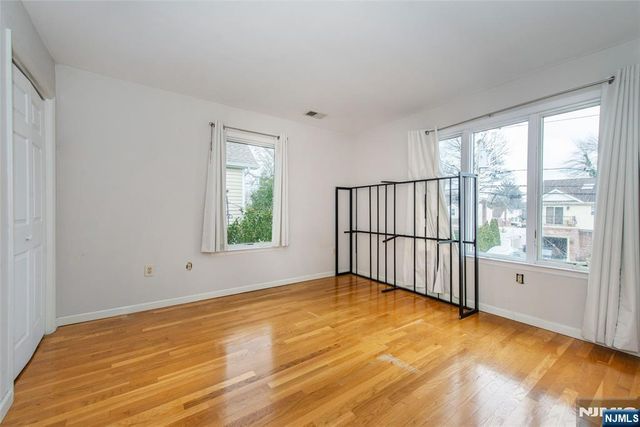 35 Taggart Way, Saddle Brook, NJ 07663