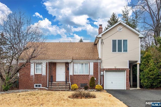 35 Taggart Way, Saddle Brook, NJ 07663