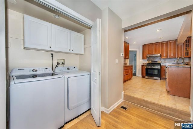 35 Taggart Way, Saddle Brook, NJ 07663