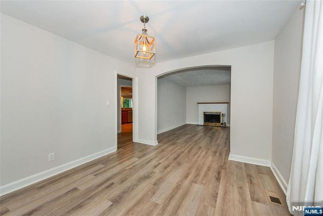 35 Taggart Way, Saddle Brook, NJ 07663