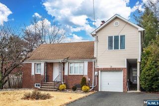 35 Taggart Way, Saddle Brook, NJ 07663