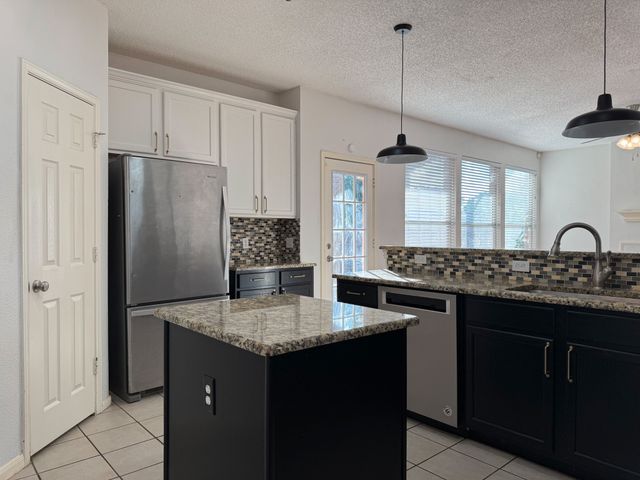 1184 Courtney Lane, Lewisville, TX 75077