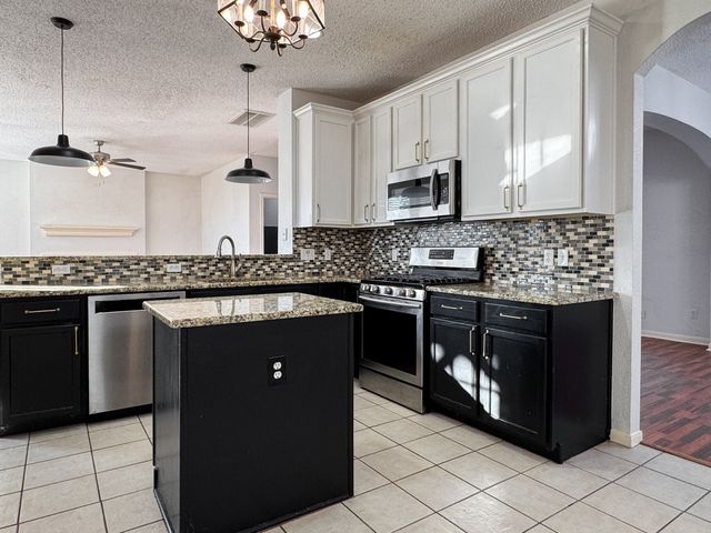 1184 Courtney Lane, Lewisville, TX 75077