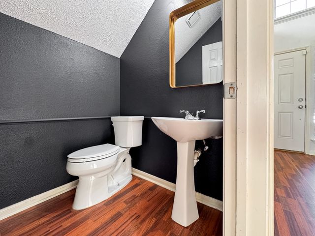 1184 Courtney Lane, Lewisville, TX 75077