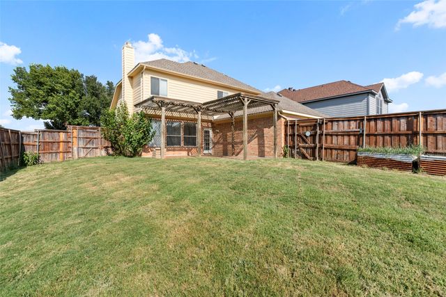1184 Courtney Lane, Lewisville, TX 75077