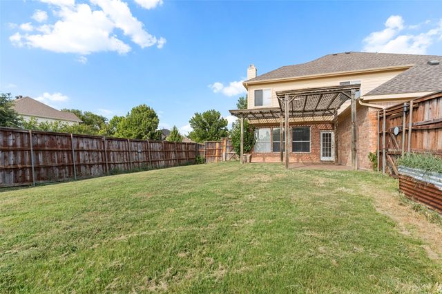 1184 Courtney Lane, Lewisville, TX 75077