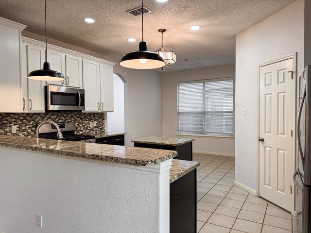1184 Courtney Lane, Lewisville, TX 75077