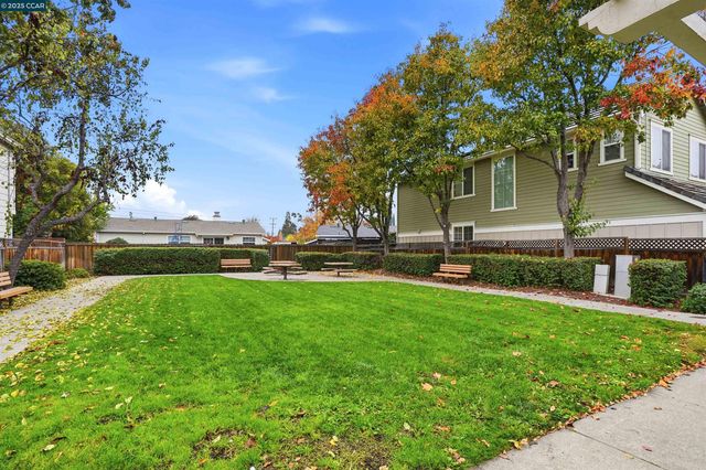 1312 TAPESTRY, Concord, CA 94620