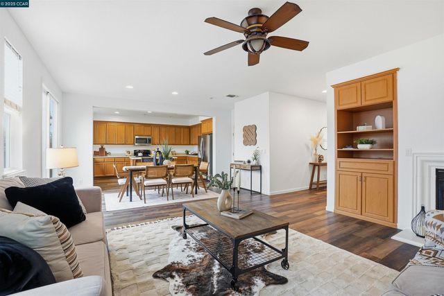 1312 TAPESTRY, Concord, CA 94620