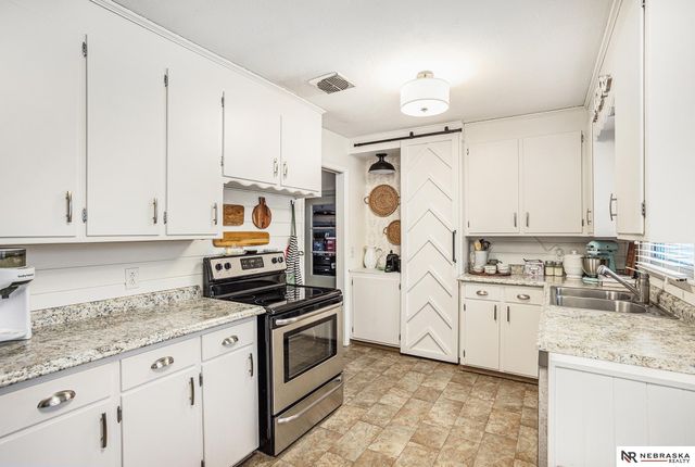 6100 Lexington Avenue, Lincoln, NE 68505