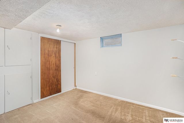 6100 Lexington Avenue, Lincoln, NE 68505