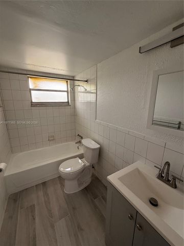 1629 NW N River Dr 404, Miami, FL 33125